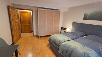 1 bedroom, free WiFi, bed sheets