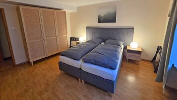 Free WiFi, bed sheets