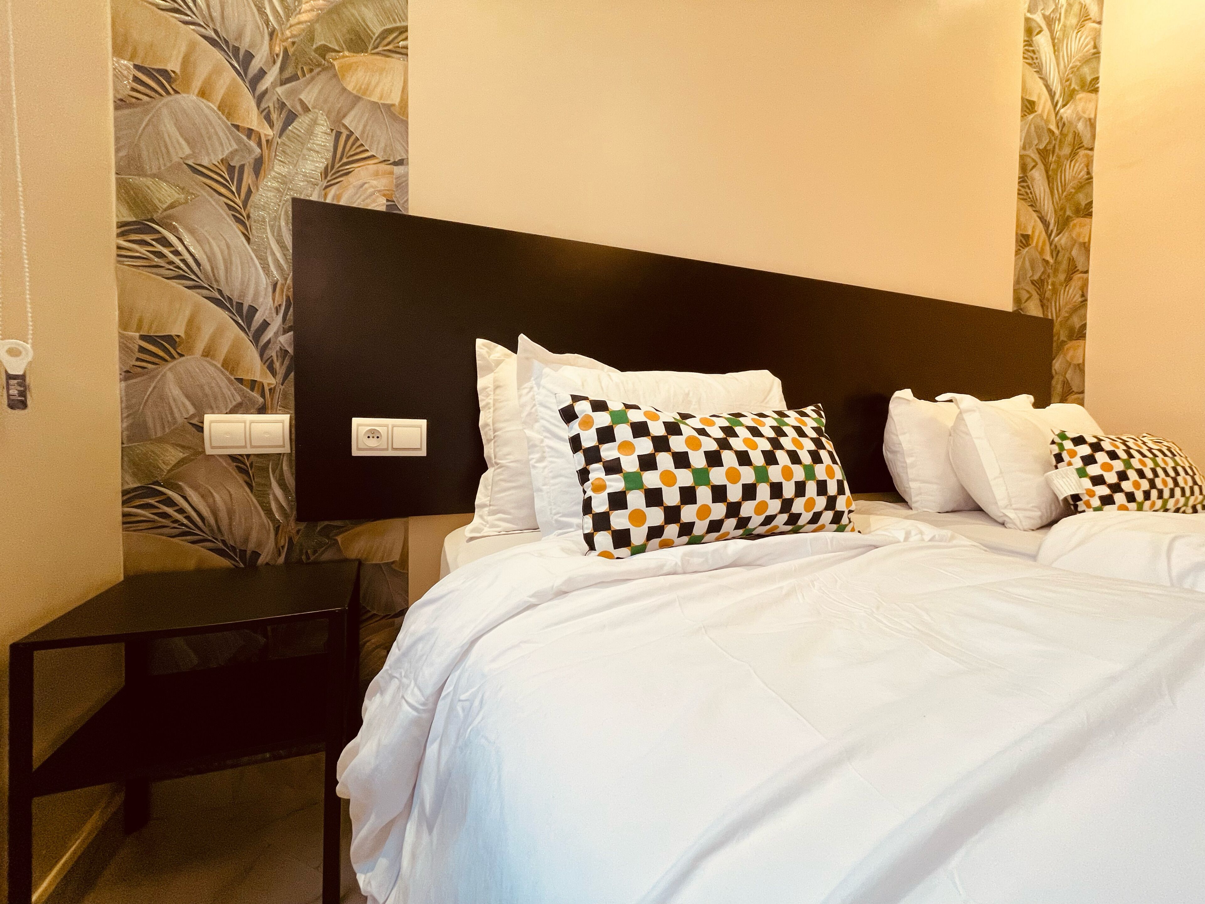 Iron/ironing board, free WiFi