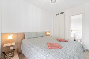 2 bedrooms, iron/ironing board, WiFi, bed sheets - Apartment 'El Rincon Soleado' with Shared Pool, Wi-Fi and Air Conditioning (Dehesa de Campoamor)