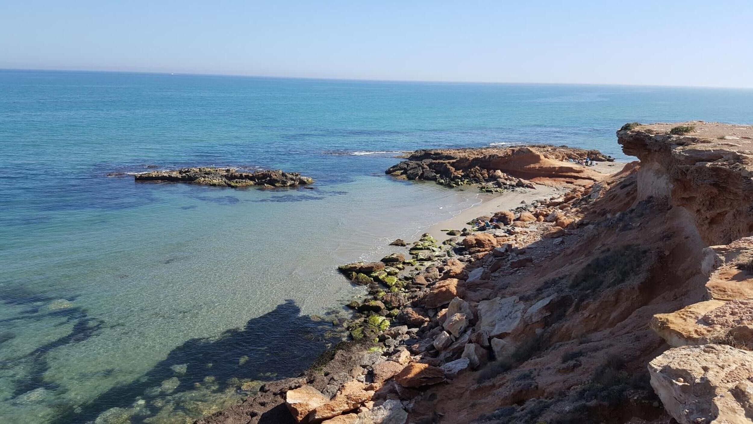 Una spiaggia nelle vicinanze