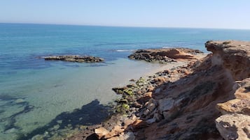 Una spiaggia nelle vicinanze