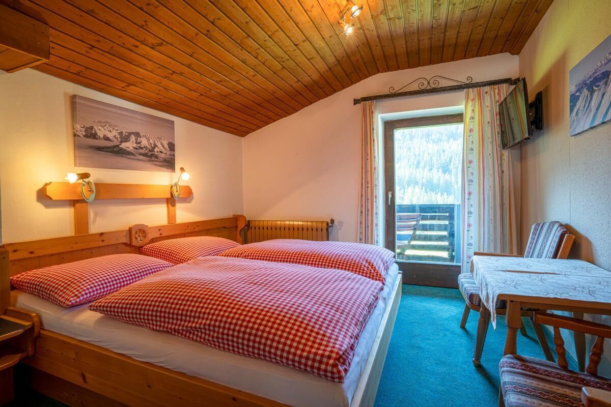 11 chambres, fer et planche à repasser, Wi-Fi