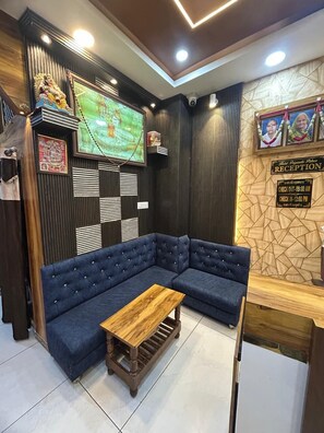 المنشأة من الداخل