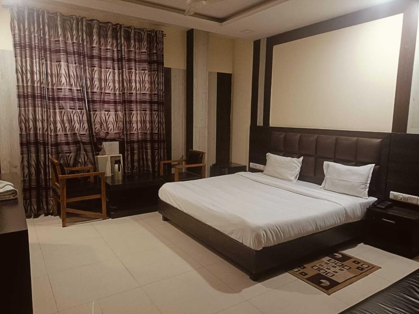 Habitación doble Deluxe, vista a la ciudad | Wifi gratis 