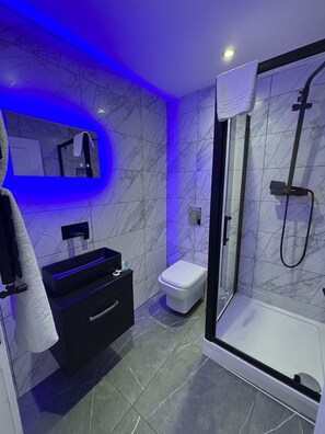 Bathroom - Aurora Apartments (Peterborough)