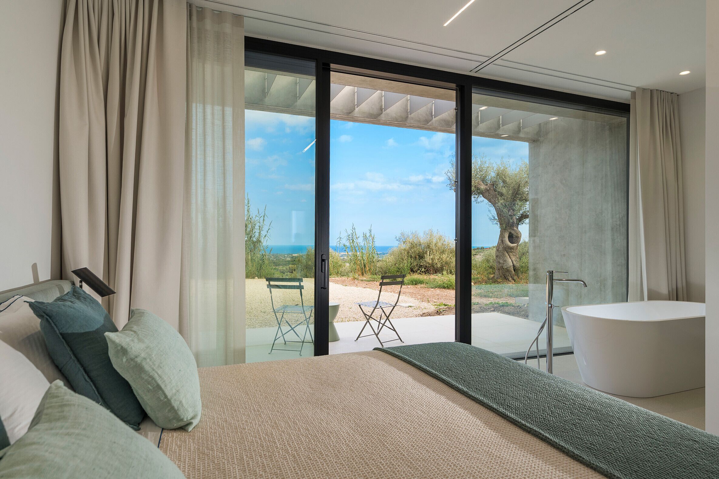 4 camere, ferro/asse da stiro, Wi-Fi gratuito, lenzuola