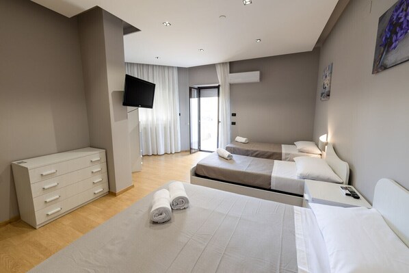 1 bedroom, WiFi, bed sheets