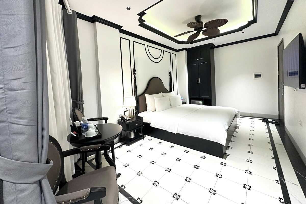 Chambre Double Supérieure, vue ville
