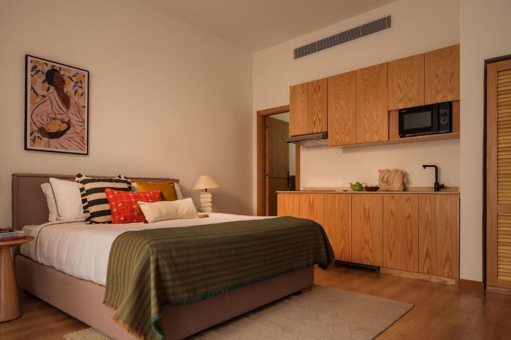 Free WiFi, bed sheets