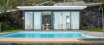 Serene 1-bedroom lodge in charming Câmara de Lobos perfect for getaway