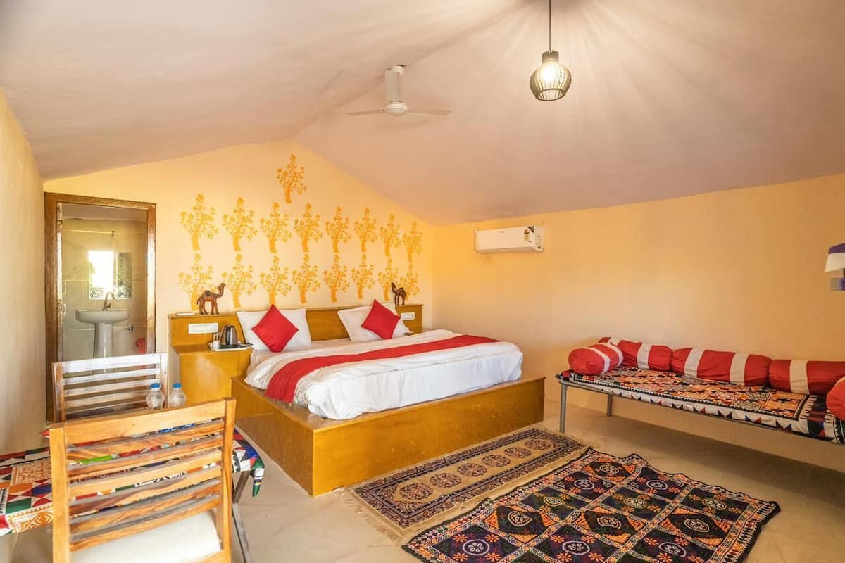 Deluxe Cottage | Rollaway beds, free WiFi, bed sheets