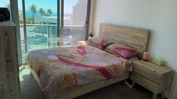 مكواة/لوح كي وواي فاي وملاءات أسرّة