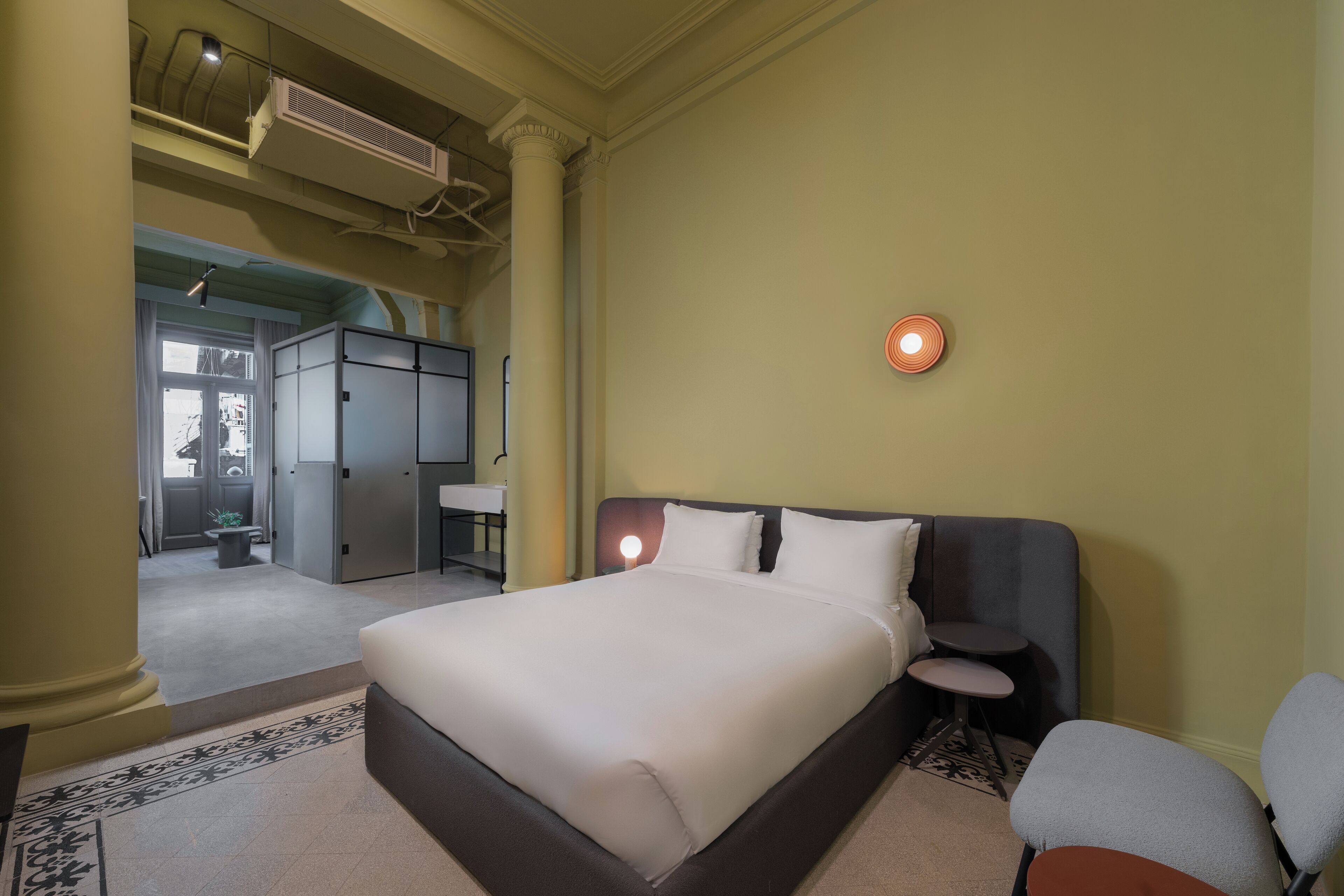 Free WiFi, bed sheets