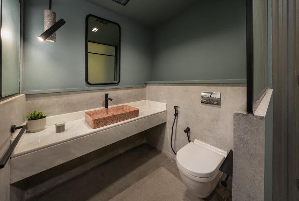 Kostenlose Toilettenartikel, Handtücher, Seife, Shampoo