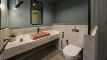 Free toiletries, towels, soap, shampoo