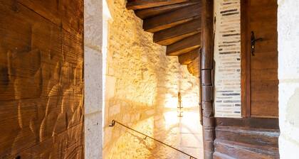 Charm and Elegance Apartment in Bourdeilles