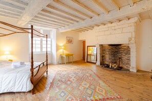 2 Schlafzimmer, Bügeleisen/Bügelbrett, Bettwäsche