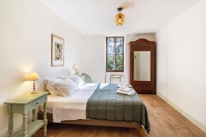 2 bedrooms, iron/ironing board, WiFi, bed sheets - Gite du Château de la Renaudie – Peaceful Retreat in the Heart of Périgord Vert (Saint-Privat des Prés)