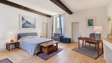 1 habitación, wifi y ropa de cama