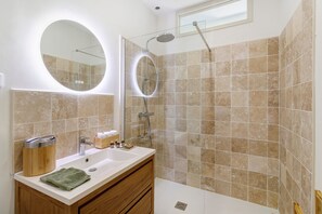 Shower, towels
