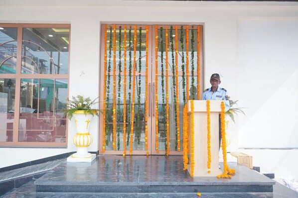 المنشأة من الخارج