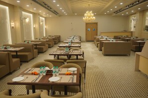 Restaurant - The Apline Hotel Aligarh (Aligarh)