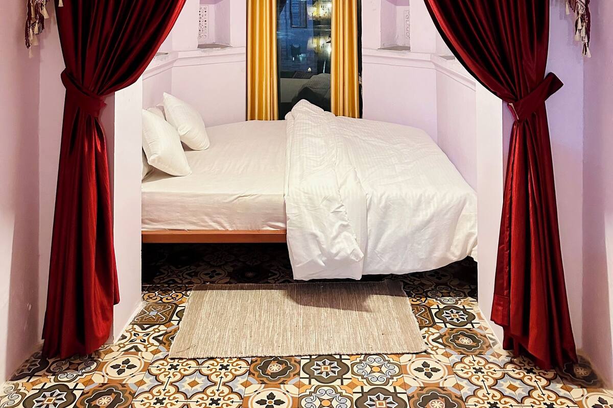 Premium kamer | Luxe beddengoed, een kluis op de kamer, geluiddichte muren, gratis wifi