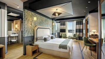 Luxury Suite | In-room safe, desk, laptop workspace, soundproofing