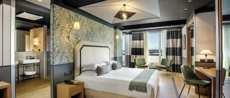 Luxury Suite | In-room safe, desk, laptop workspace, soundproofing