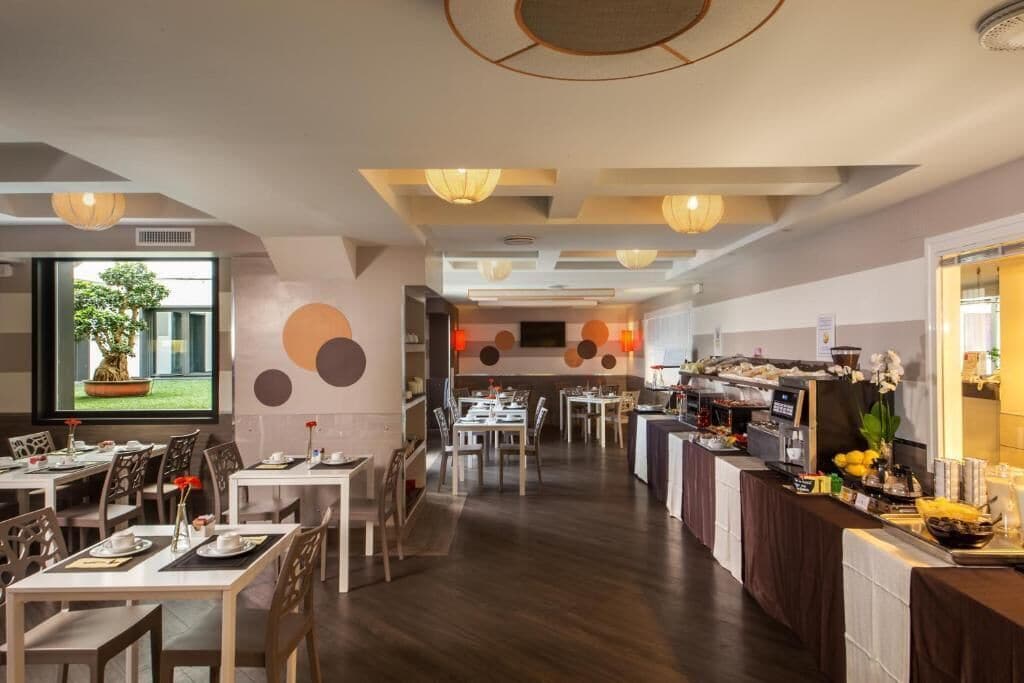 Sudah termasuk sarapan prasmanan setiap hari