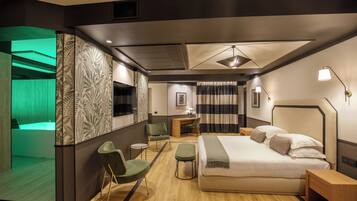 Presidential Suite | In-room safe, desk, laptop workspace, soundproofing