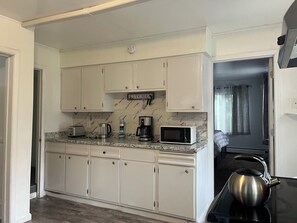 Mikroaaltouuni, liesi