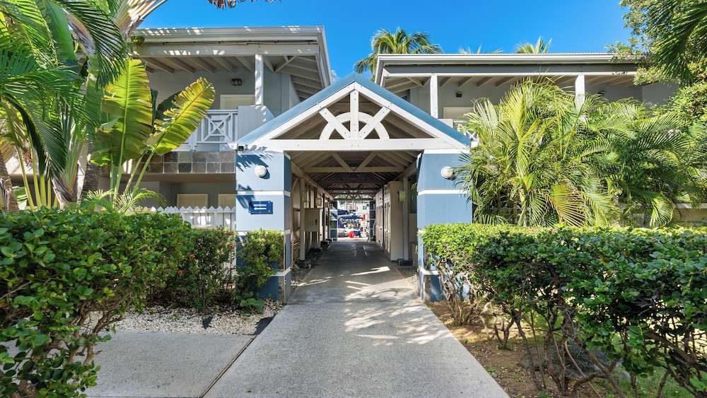 The Moorings Yacht Club Hotel photo 4