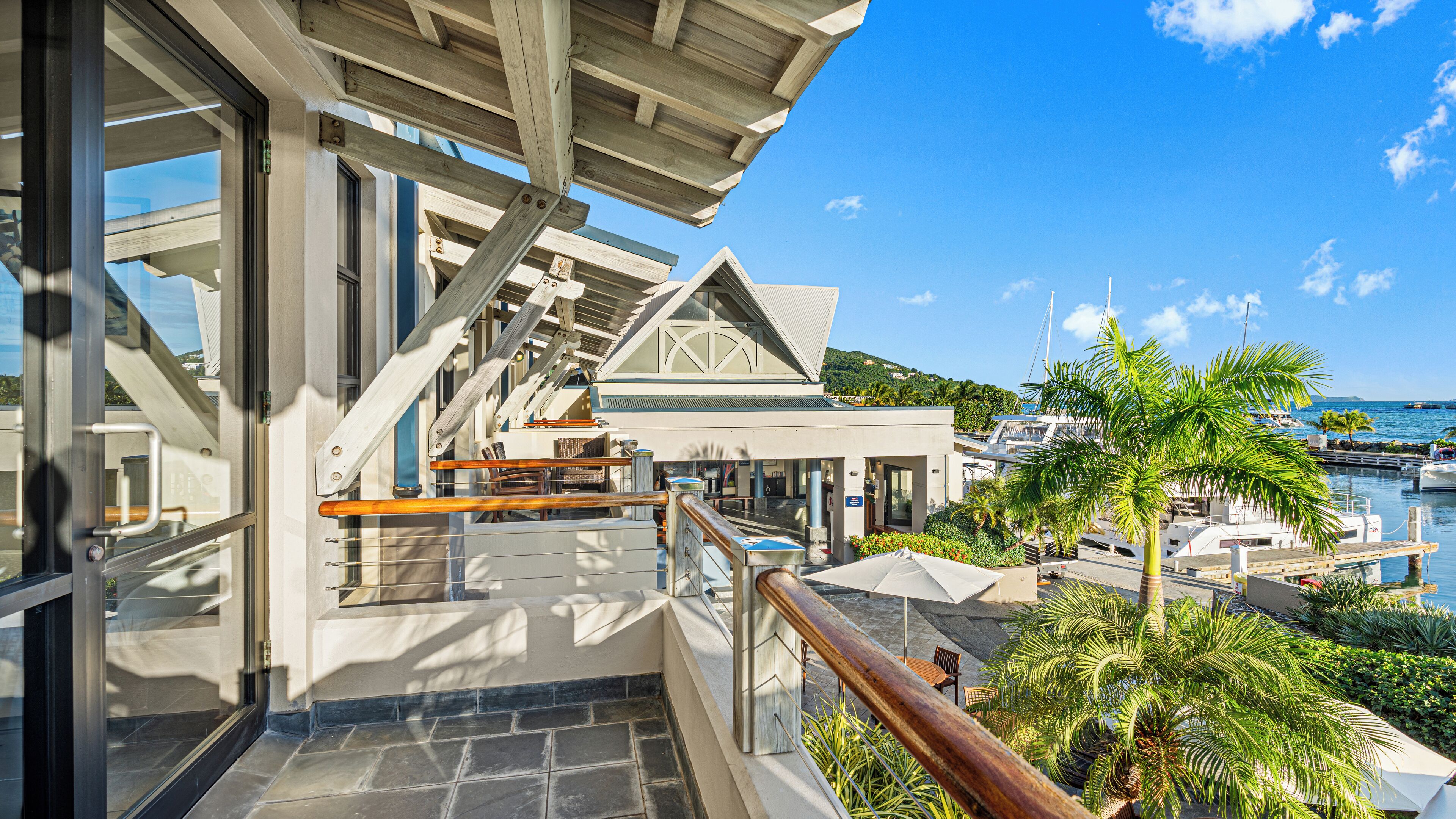 Deluxe-Dreibettzimmer | Zimmersafe, Schreibtisch, kostenloses WLAN