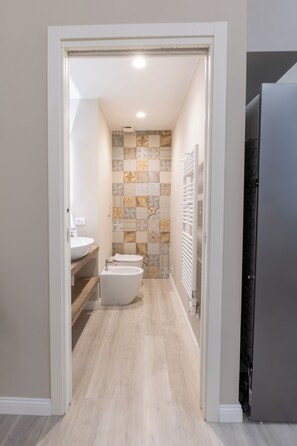 Hair dryer, towels, soap, shampoo - Orsini 98 Apartments by Mamo Florence (Florence)