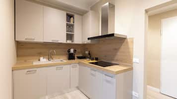 Apartment | Eigene Küche | Kühlschrank, Mikrowelle, Ofen, Herdplatte