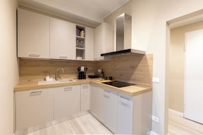 Apartemen | Dapur pribadi | Lemari es, microwave, oven, dan kompor