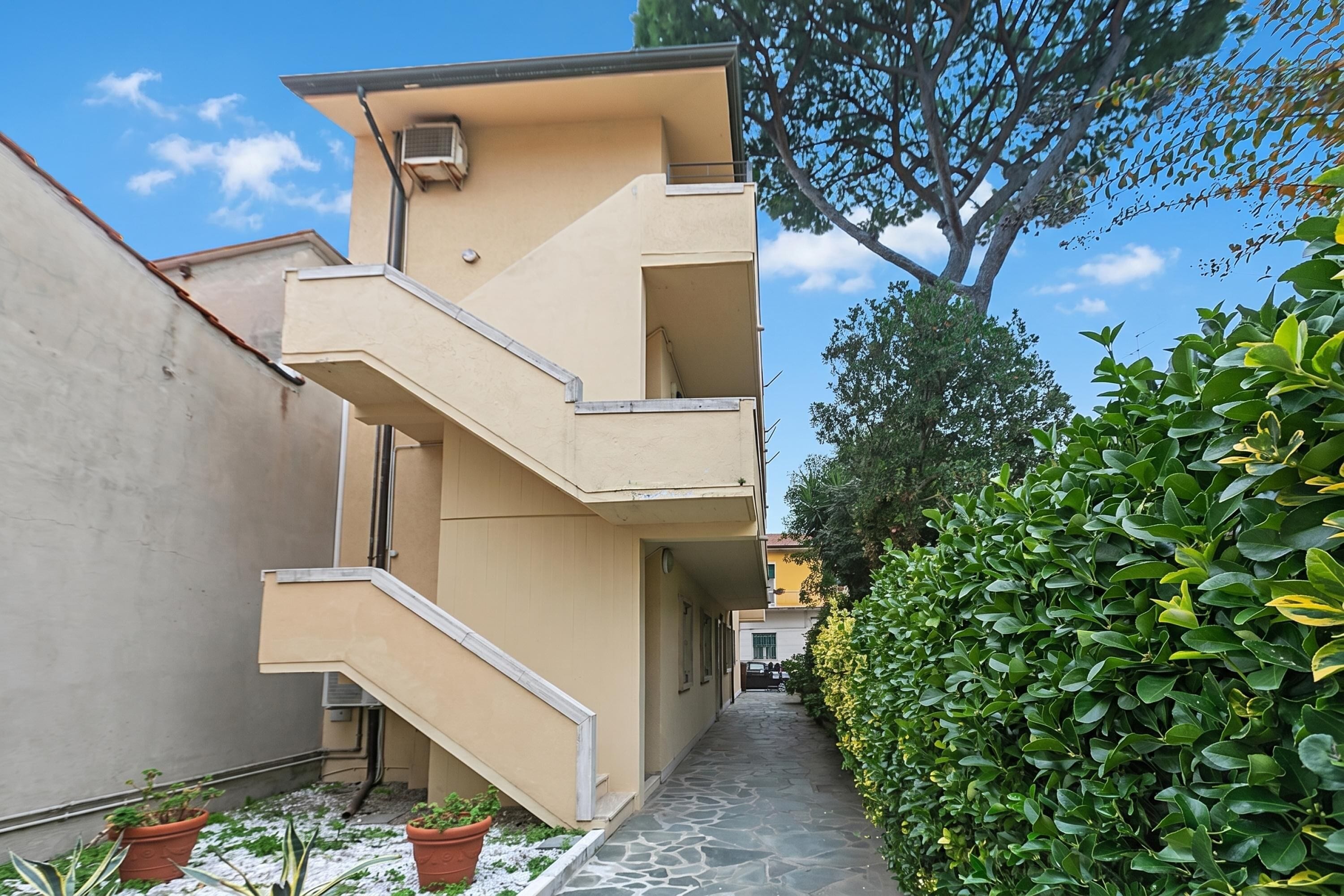 Family Apartment, Multiple Bedrooms (Mare Sorriso 900M From Sea) | Exterior