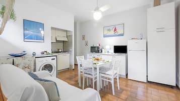 Apartamento familiar, varias habitaciones (Mare Sorriso 900M From Sea) | Restauración