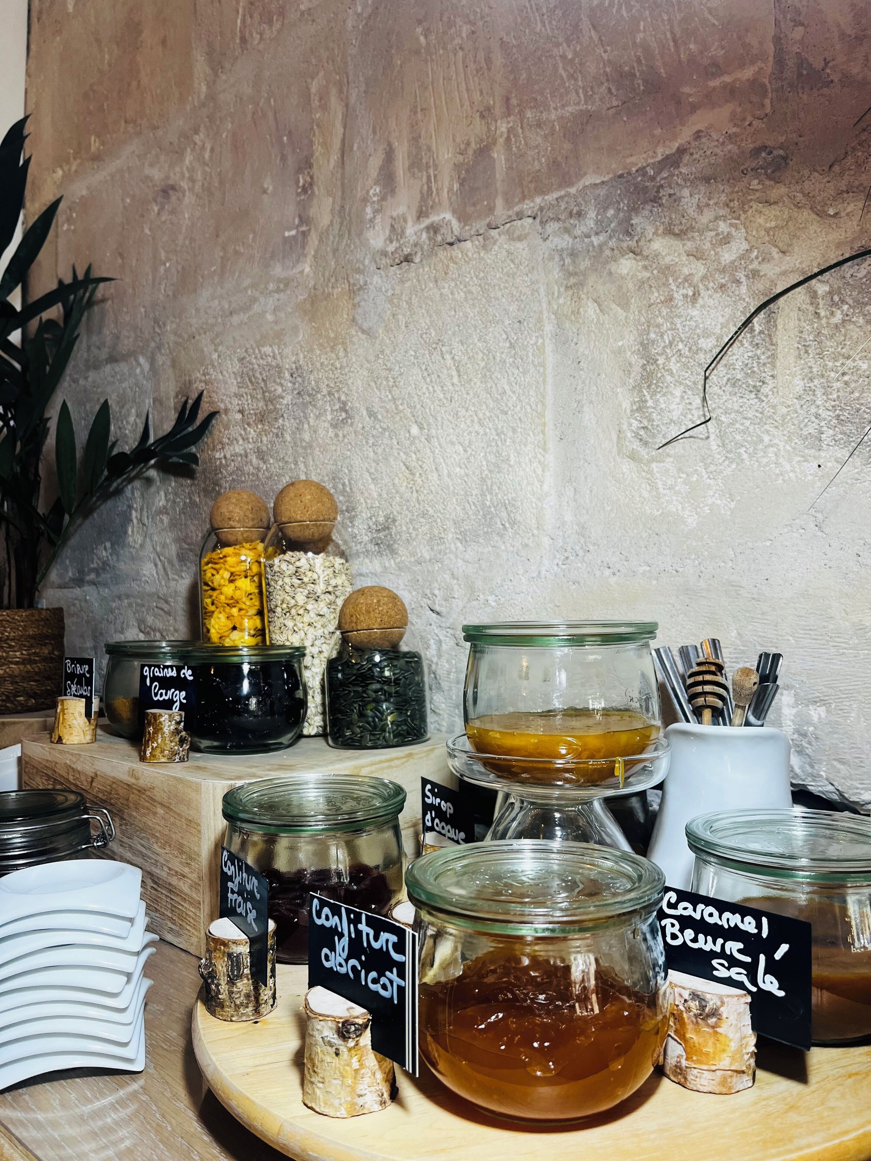 每日供應吃到飽早餐 (每人 EUR15.50)