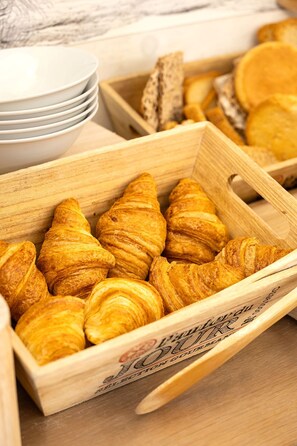 Se ofrece un desayuno bufé (15.50 EUR por persona)