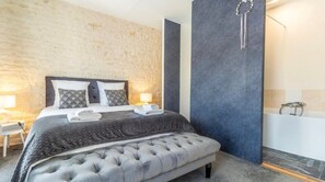 مكواة/لوح كي وواي فاي وملاءات أسرّة