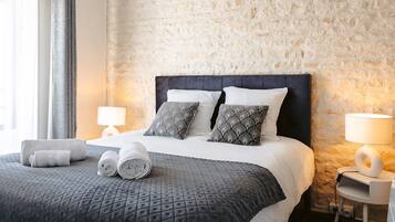 1 slaapkamer, een strijkplank/strijkijzer, wifi, beddengoed