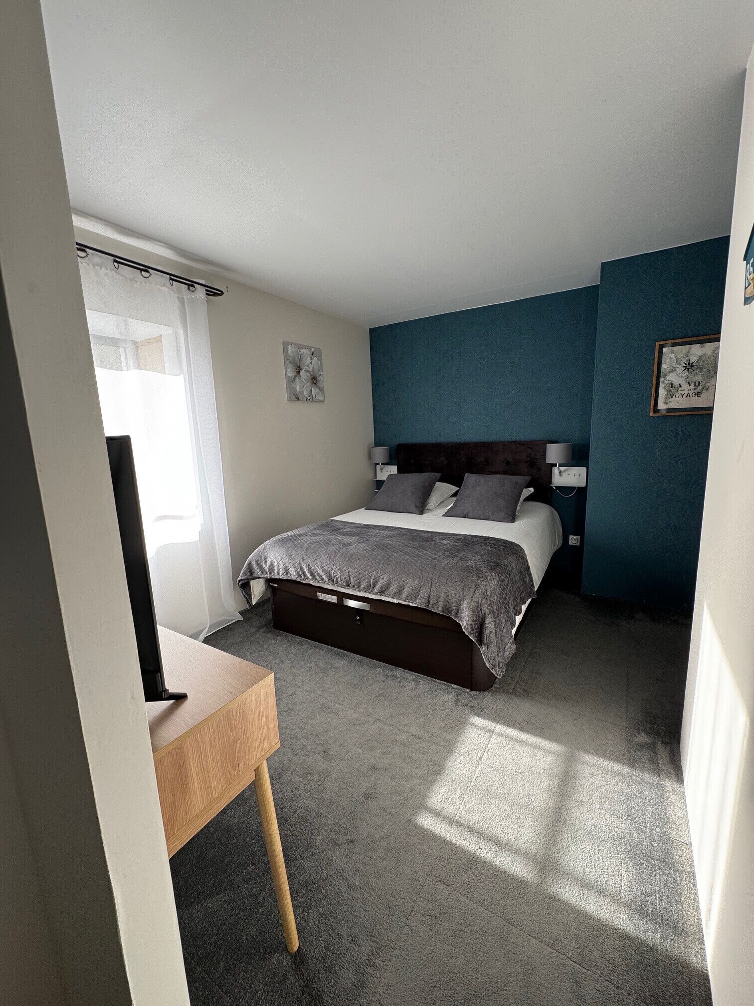 1 slaapkamer, een strijkplank/strijkijzer, wifi, beddengoed