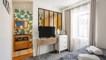 1 slaapkamer, een strijkplank/strijkijzer, wifi, beddengoed