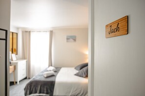 1 slaapkamer, een strijkplank/strijkijzer, wifi, beddengoed