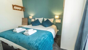 مكواة/لوح كي وواي فاي وملاءات أسرّة