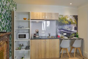 Apartment, Courtyard View | Private kitchen