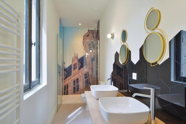 Apartamento, vista para o pátio | Banheiro